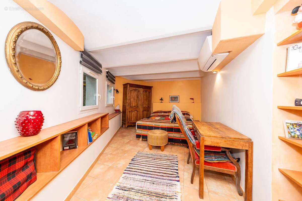 Cannes croix des gardes - maison de caractere – beaux volumes - photo 12