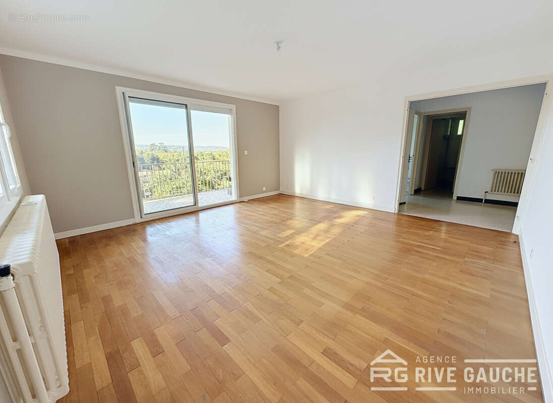 Maison lumineuse avec sous-sol complet sur plus de 2 000 m2 de terrain - photo 7