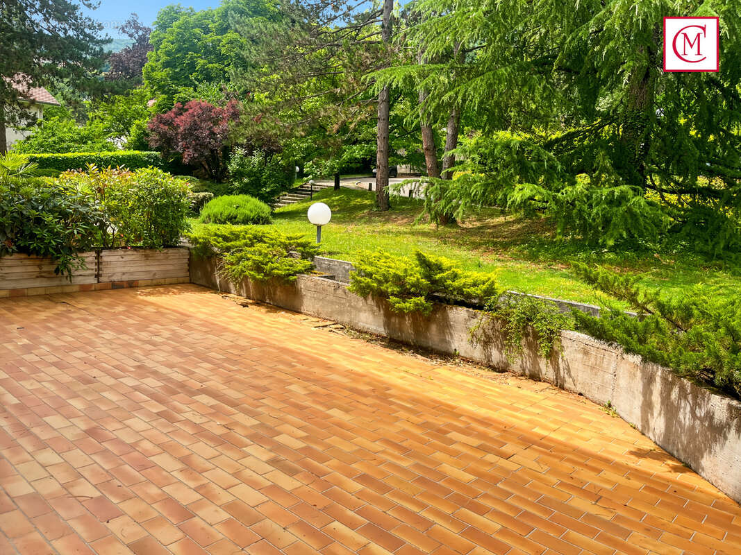 Appartement à MEYLAN