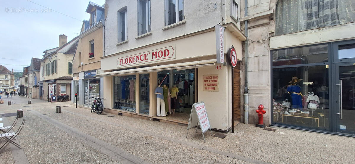 Commerce à SENS