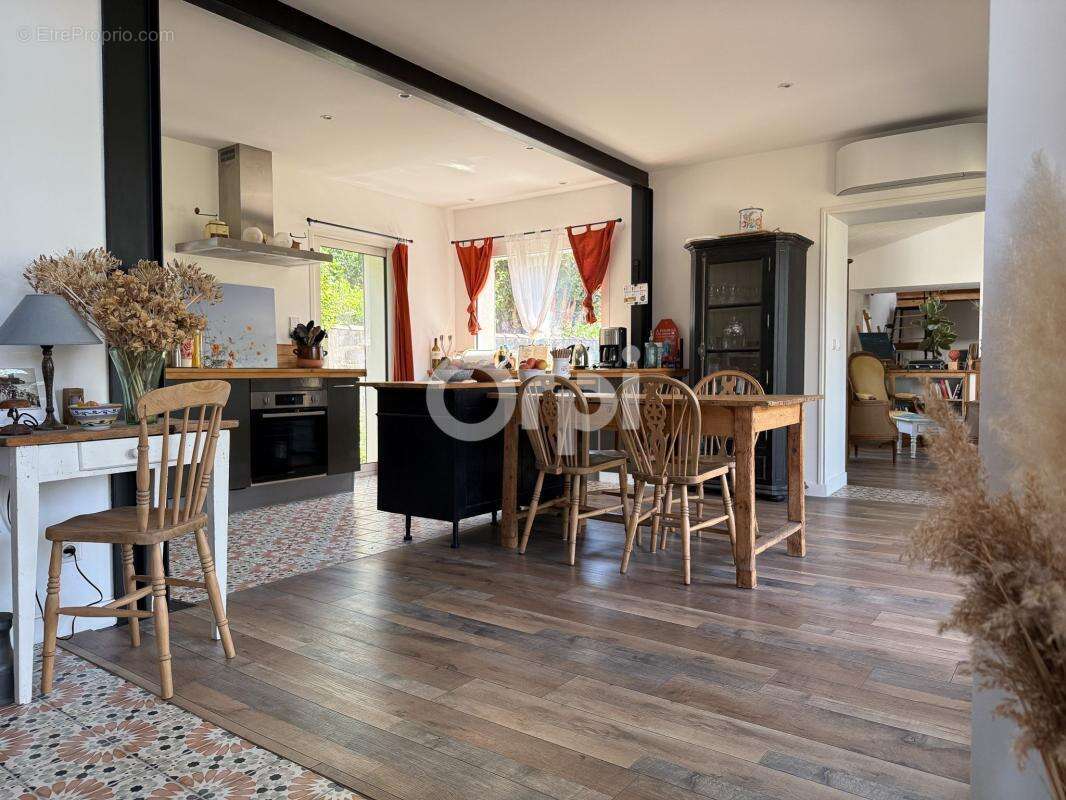Superbe maison de caractère avec vue mer et potentiel locatif ! - photo 6