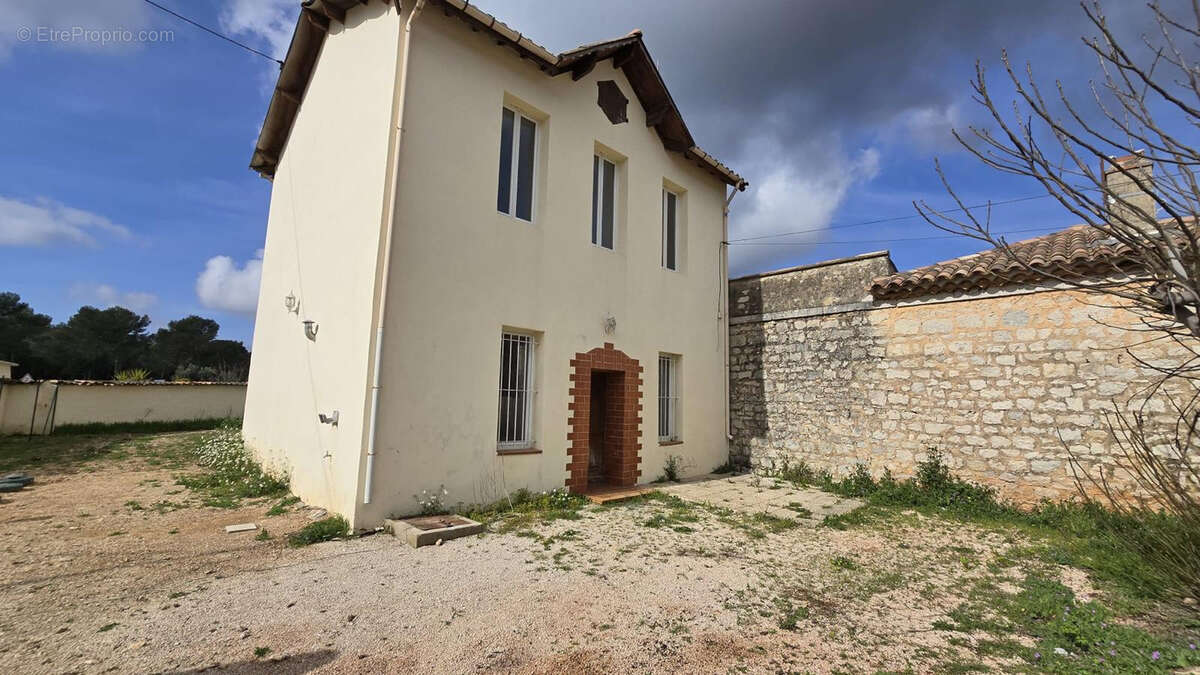 Maison à LE CASTELLET