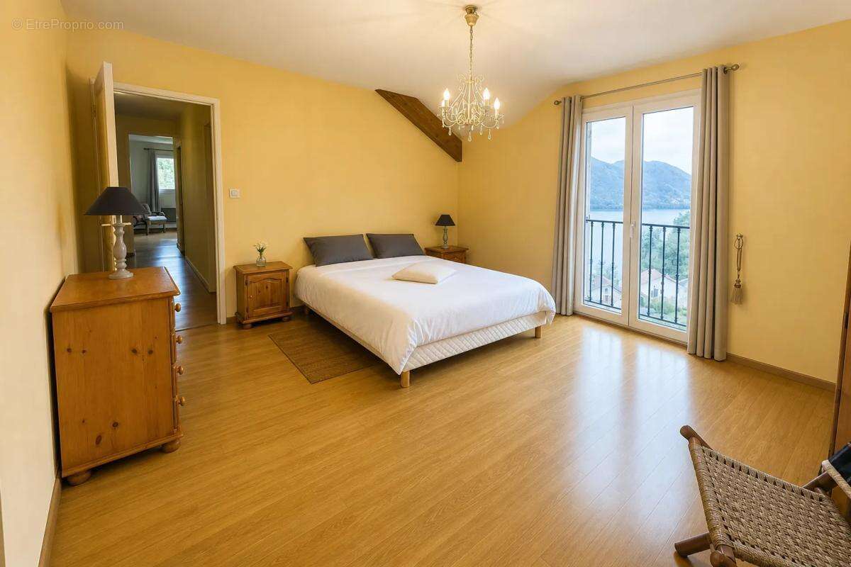 Maison à CHANCIA