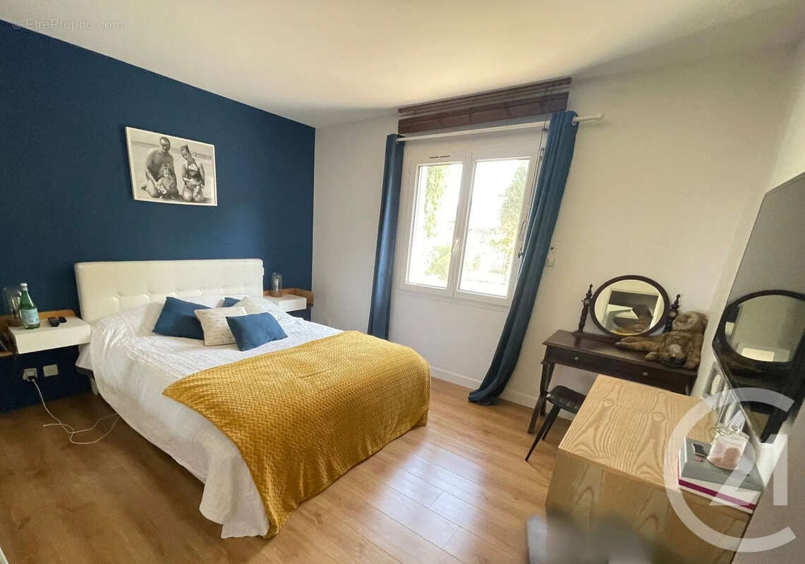 Maison à CHAMPNIERS