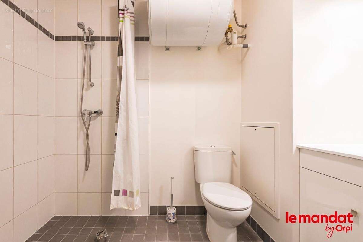 À Vendre 2 Chambres Étudiante et Parking en Centre-Ville de Reims - photo 6
