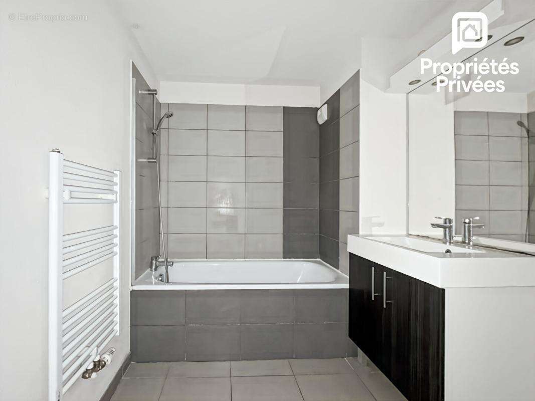 Appartement T3 avec terrasse dans une résidence sécurisée au coeur du quartier Courréjean à Villenave-d'Ornon - 63m² - 226 000 - photo 9