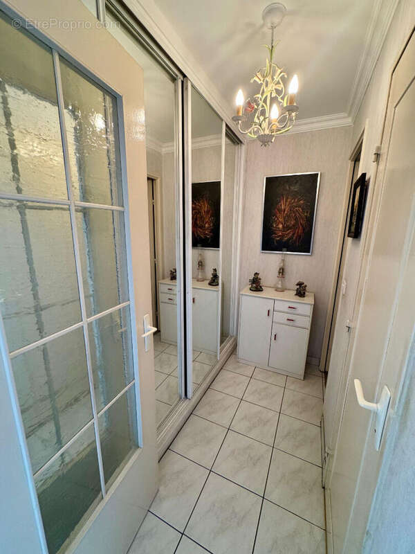 Grand 2 pèces 51m² : Parking + Cave - photo 8