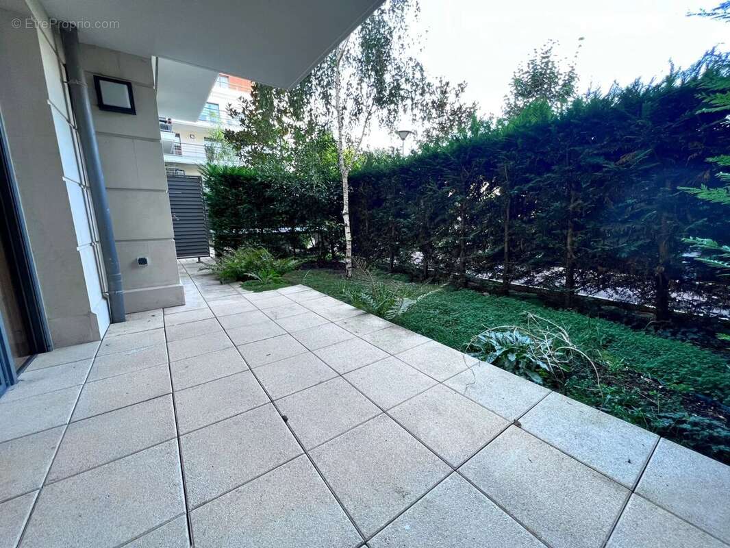 Chaville rive droite - 2p jardin privatif box - photo 4