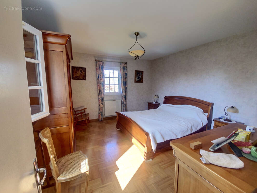 Maison à SAINT-BARTHELEMY-D'ANJOU