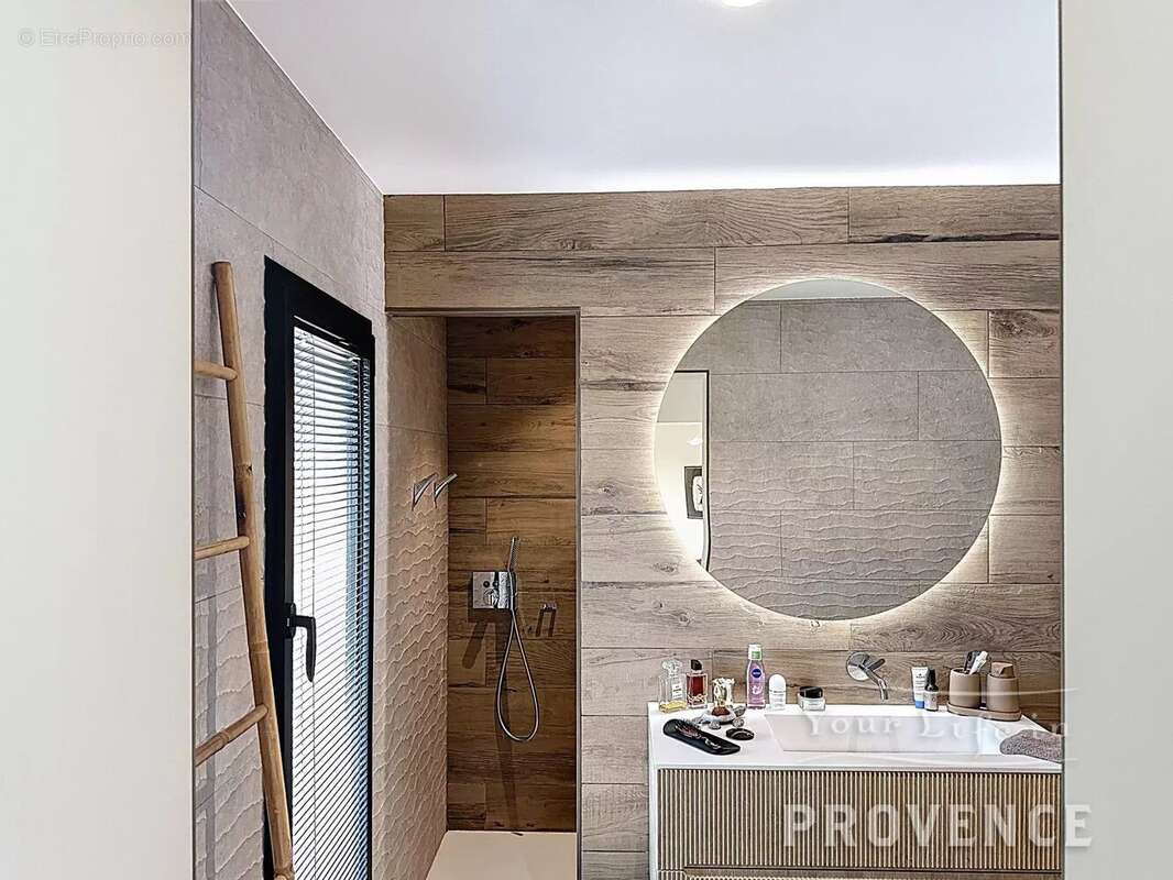 Maison à LA GARDE-FREINET