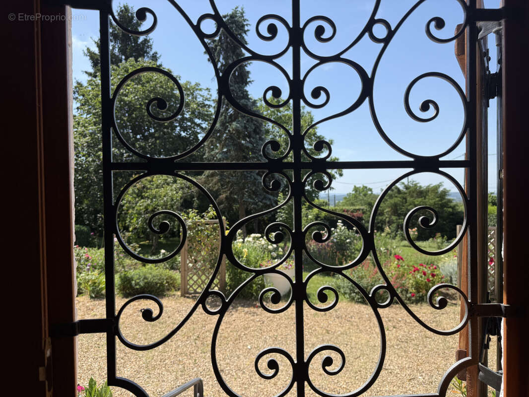 Maison à CREZANCY-EN-SANCERRE