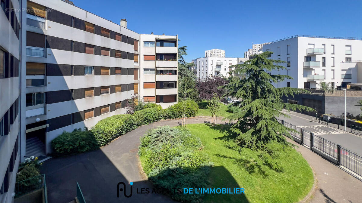 Appartement à NANTERRE
