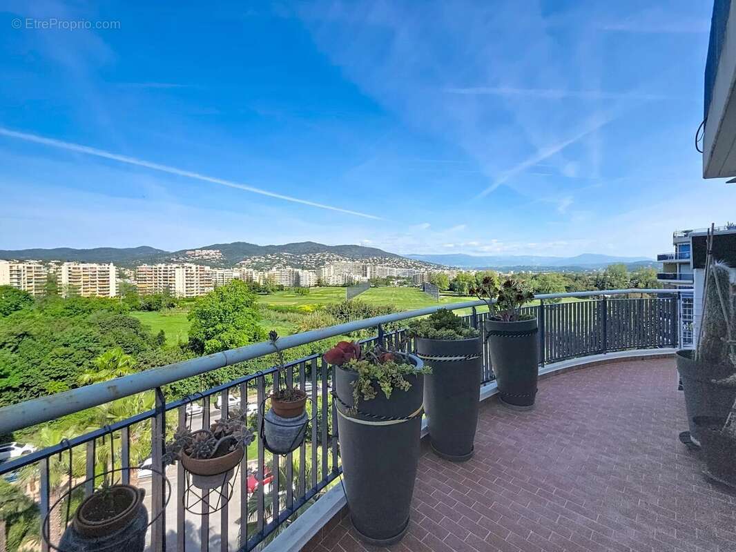 Appartement à MANDELIEU-LA-NAPOULE