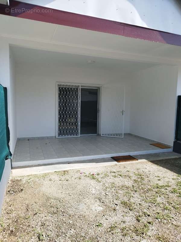 Appartement à REMIRE-MONTJOLY