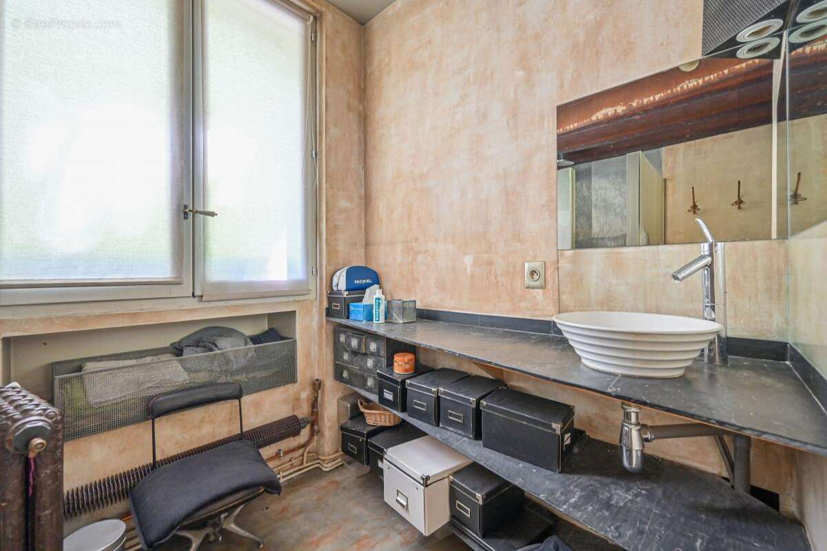 Appartement à PARIS-20E