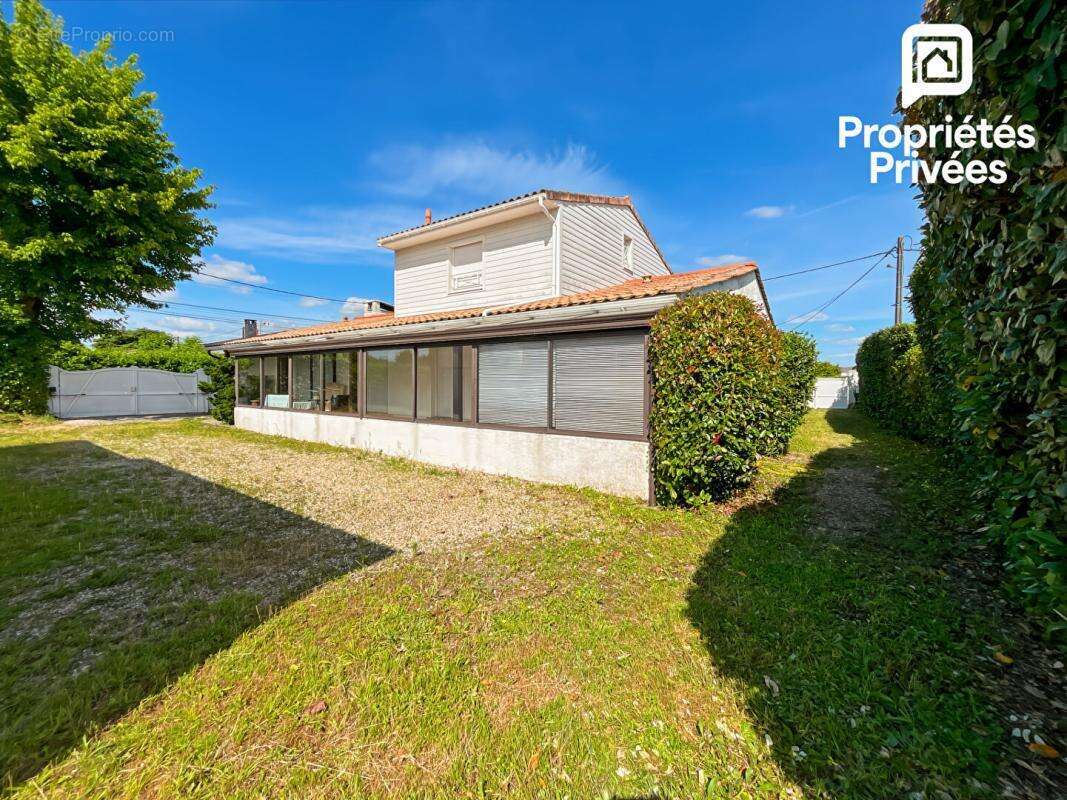 Maison à PAREMPUYRE