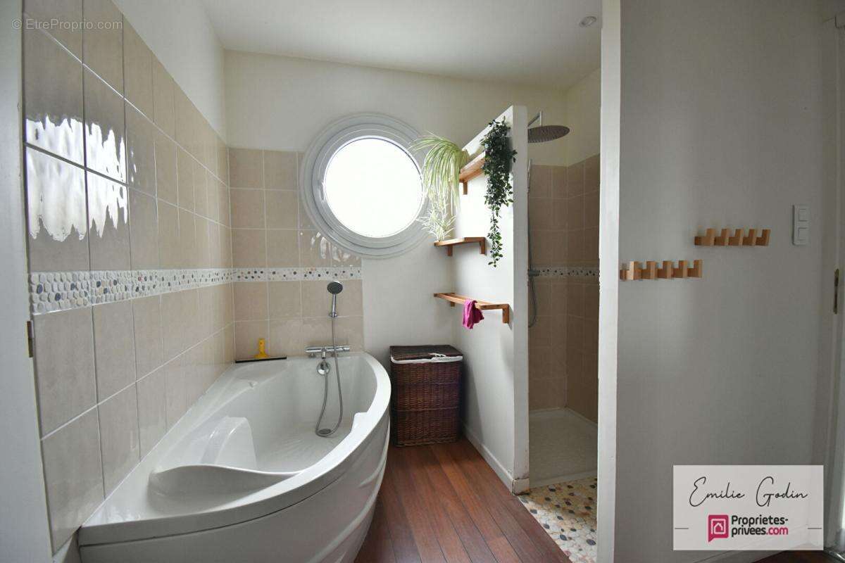 Maison à NUEIL-LES-AUBIERS