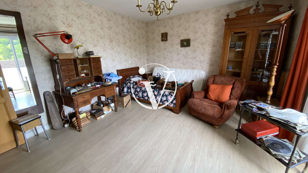 Maison à AZE
