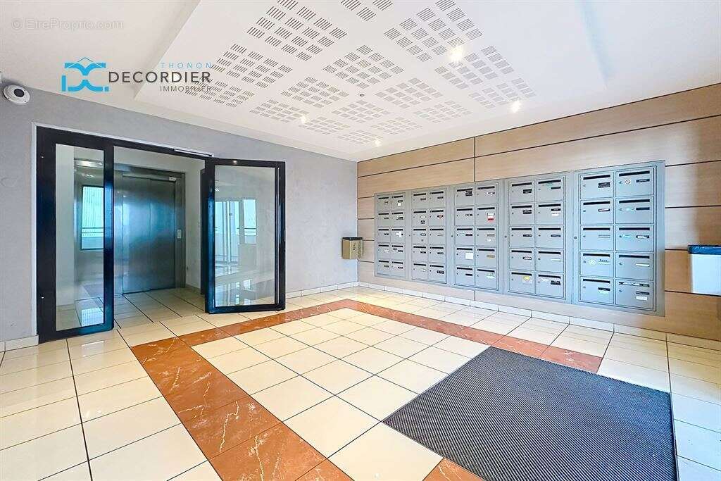 T3 lumineux de 61,35m² – proche centre-ville & gare – cave - 2 parkings couverts ! - photo 17