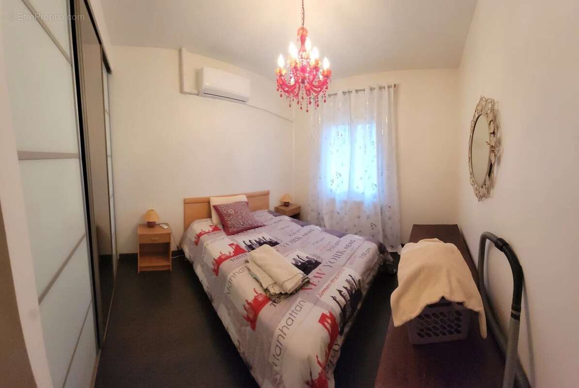 Maison à SAINT-PARIZE-LE-CHATEL