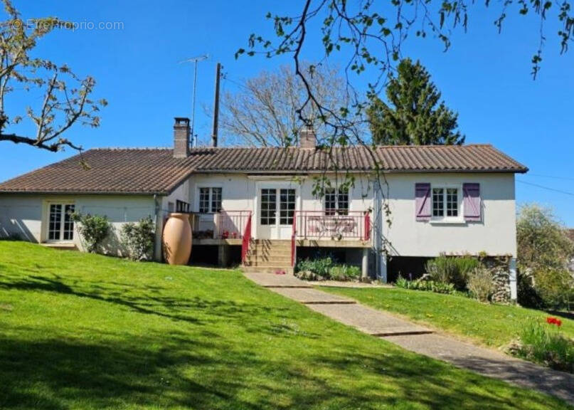 Maison à MAZANGE