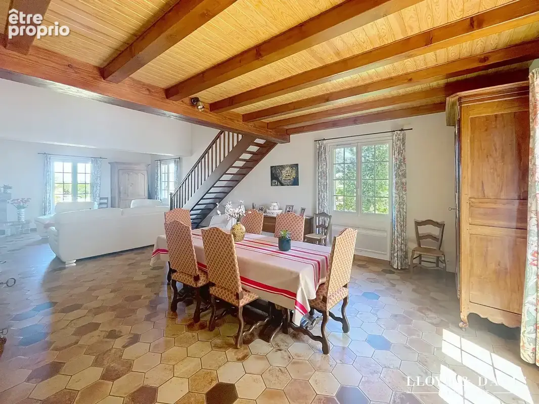 Maison 7 pièces 263 m² à vendre à Meschers-Sur-Gironde (17132) - photo 2