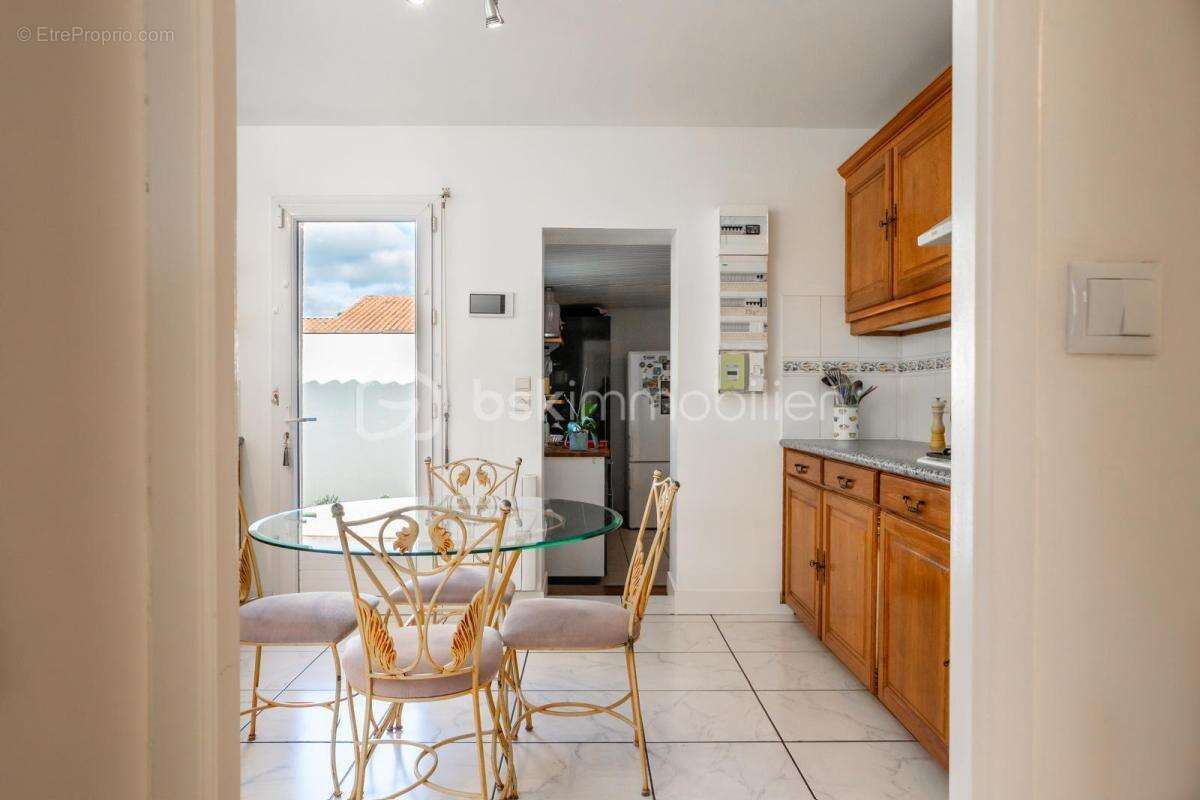 Pessac – Quartier de l’Alouette Maison familiale de plain-pied – 175 m² – Terrain 800 m² avec piscineB - photo 10