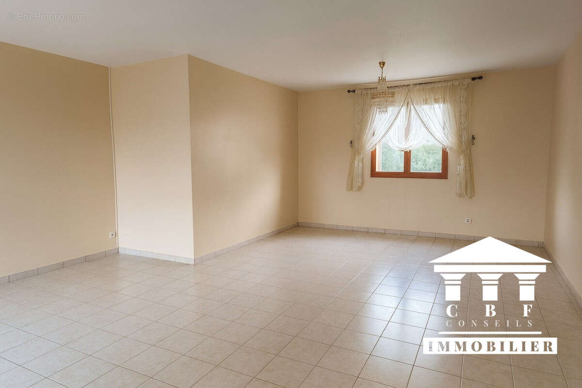 Maison à FARGES-LES-CHALON