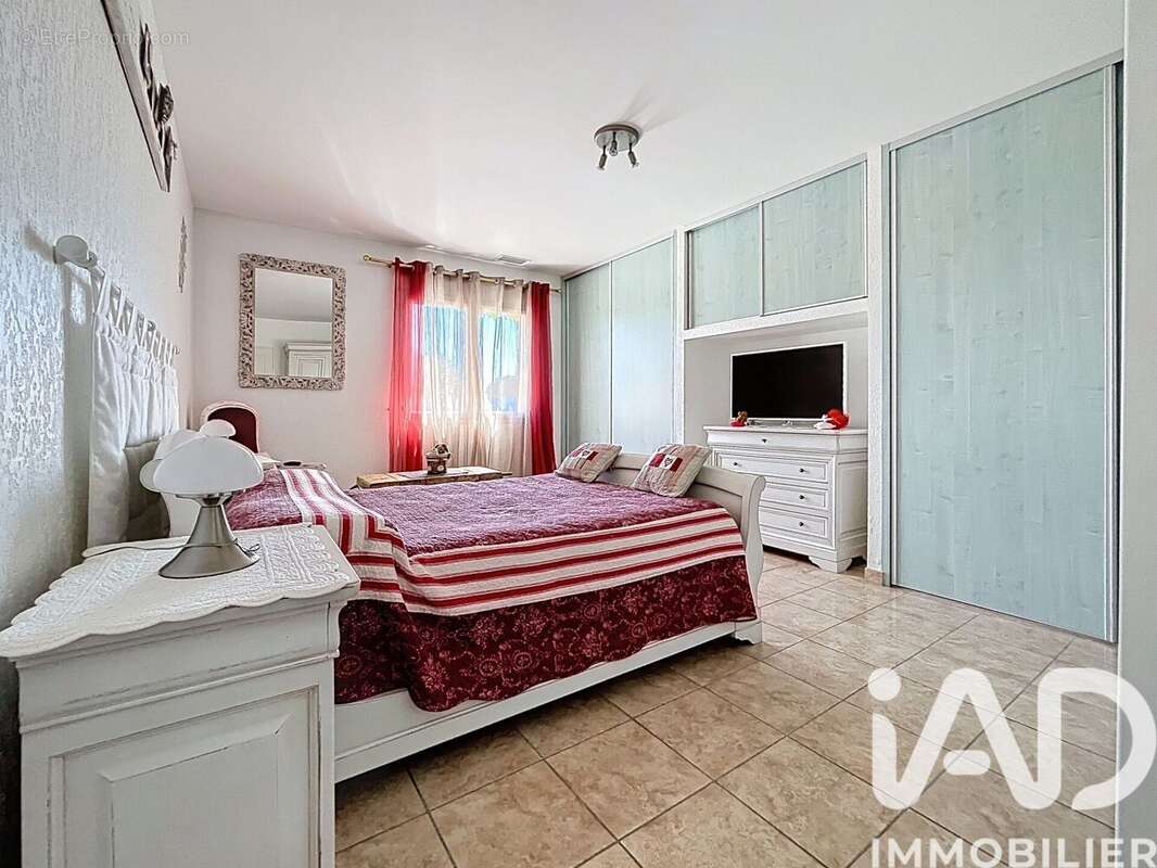 Maison 146 m² à Caves  - photo 6