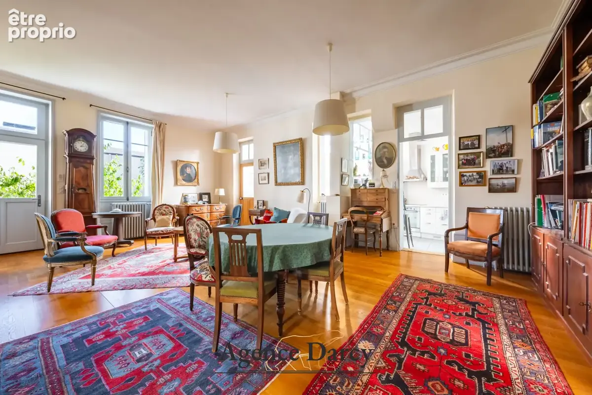 Appartement/maison d’exception à deux pas de la place Darcy avec jardin - photo 2