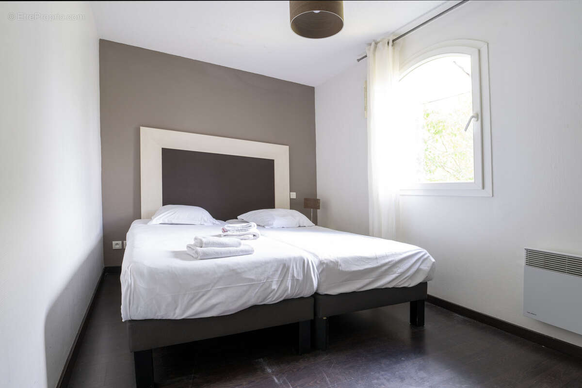 Appartement à SAINT-JEAN-D'ILLAC