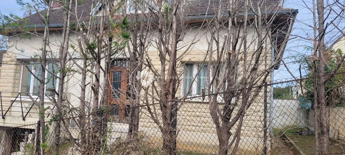 Maison à GOUSSAINVILLE