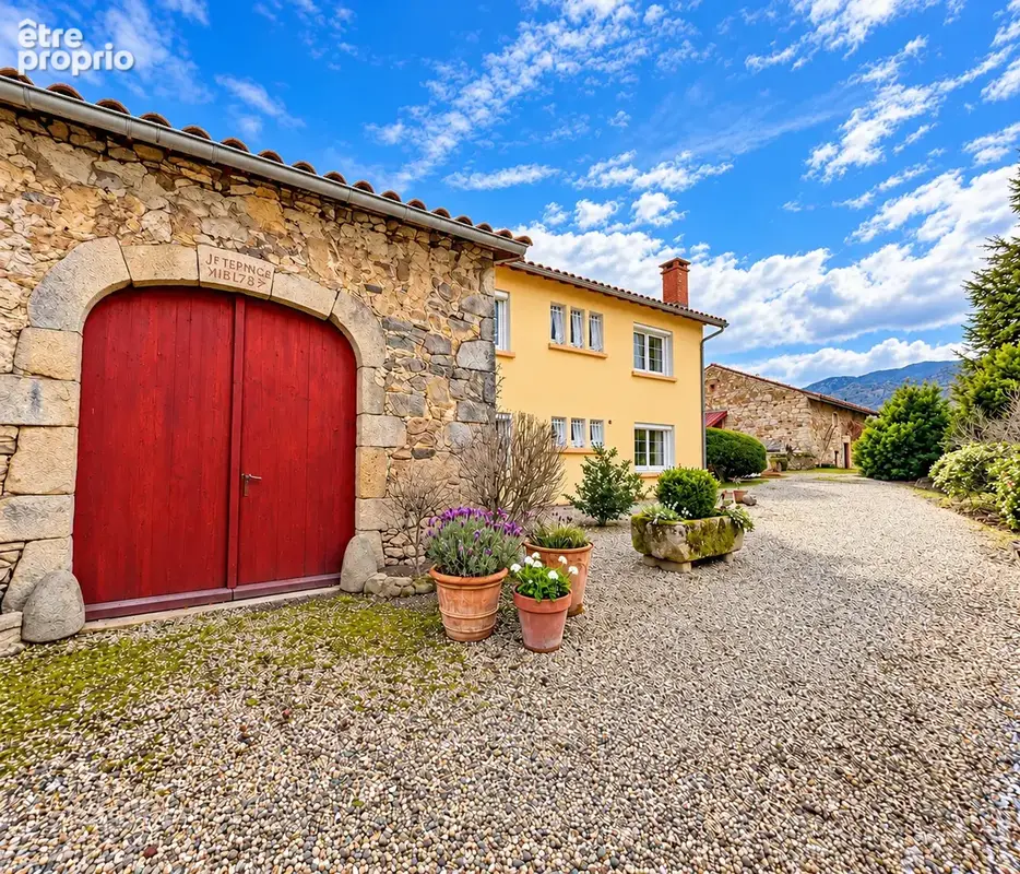 Charmante maison avec dépendances et terrain   Pélussin (42) - photo 6