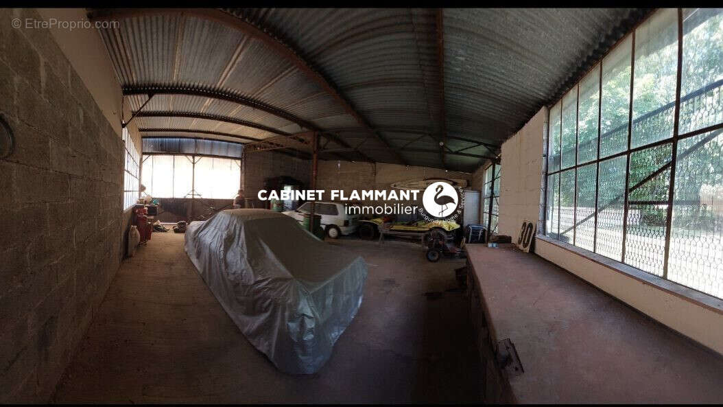 Parking à VENAREY-LES-LAUMES