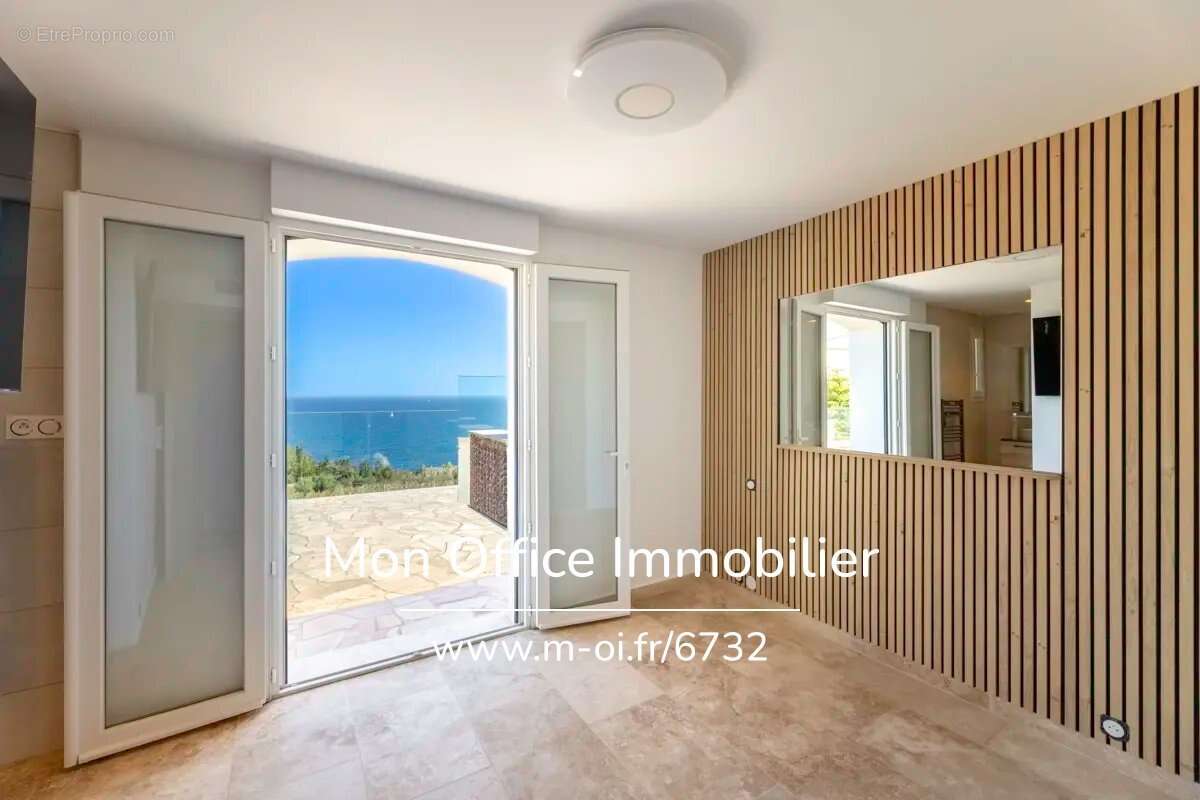 Référence : 6732-JDO. - Villa d’exception avec vue mer panoramique aux Issambres - photo 17