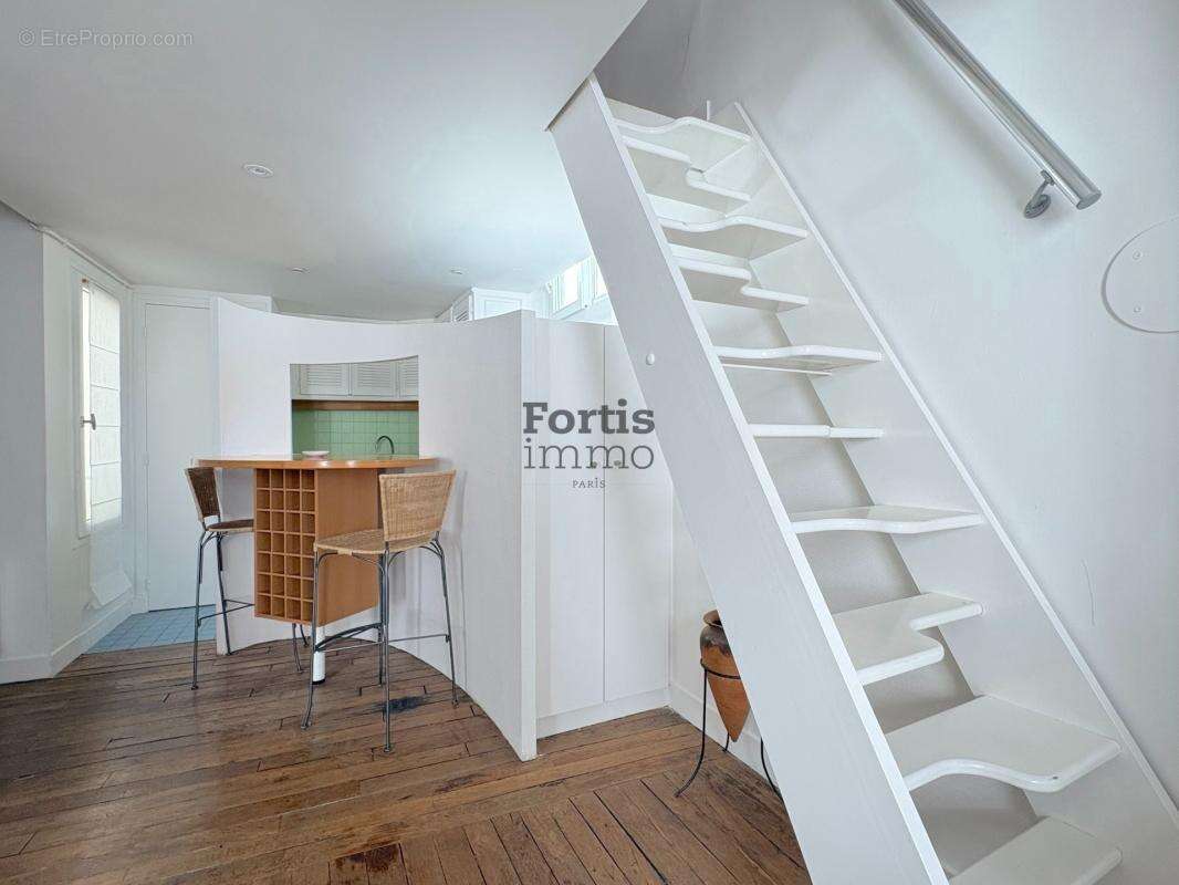 Appartement à PARIS-7E