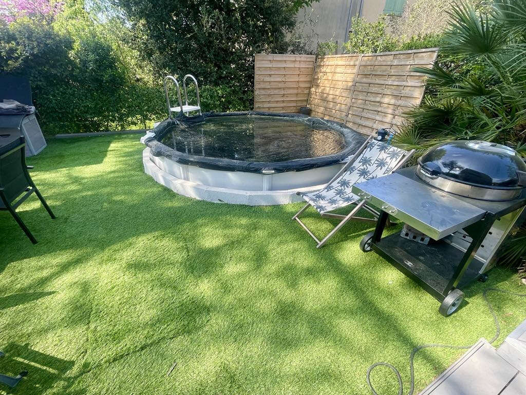 Appartement à CEYRESTE