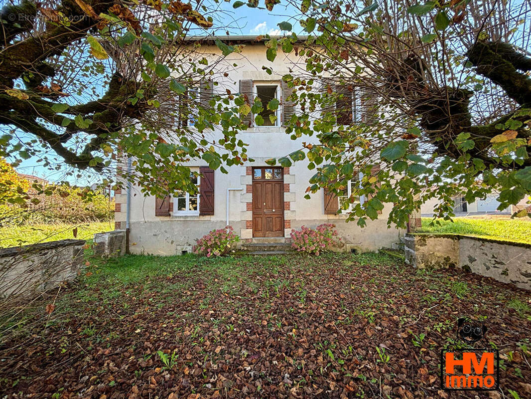 Maison à CONDAT-SUR-VIENNE