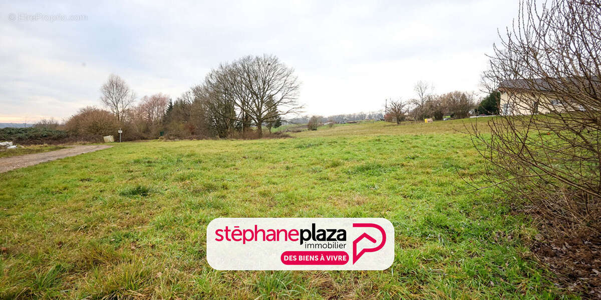 Terrain à LACHAMBRE
