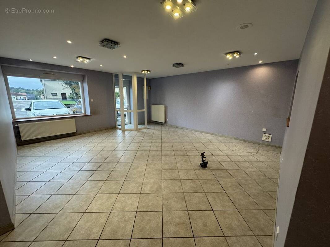 Commerce à CHAMPENOUX