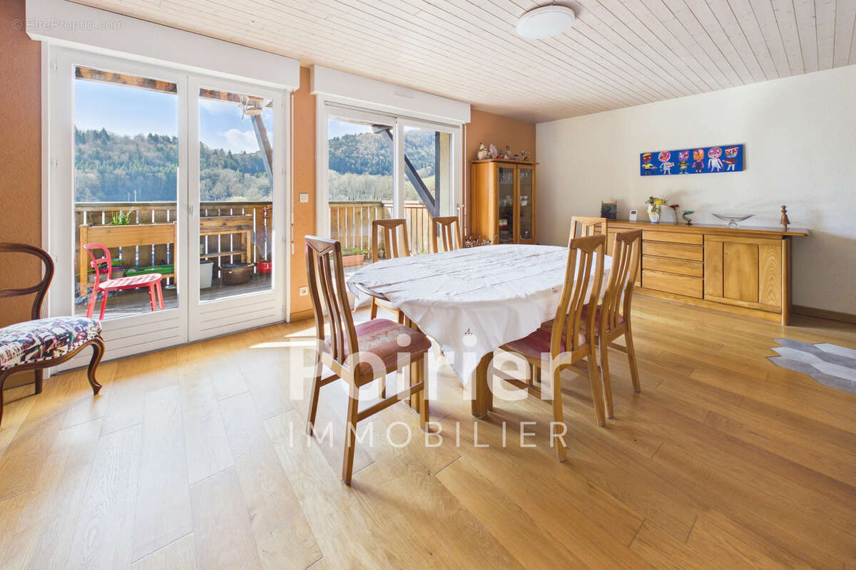 Appartement à REYVROZ