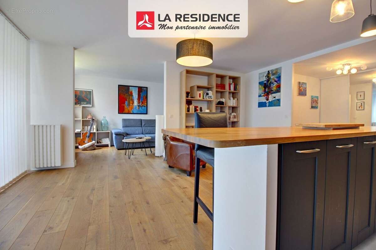 Appartement à SARTROUVILLE