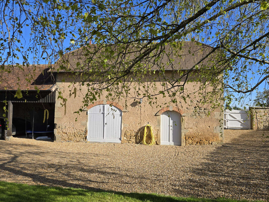 Maison à VARENNE-L&#039;ARCONCE