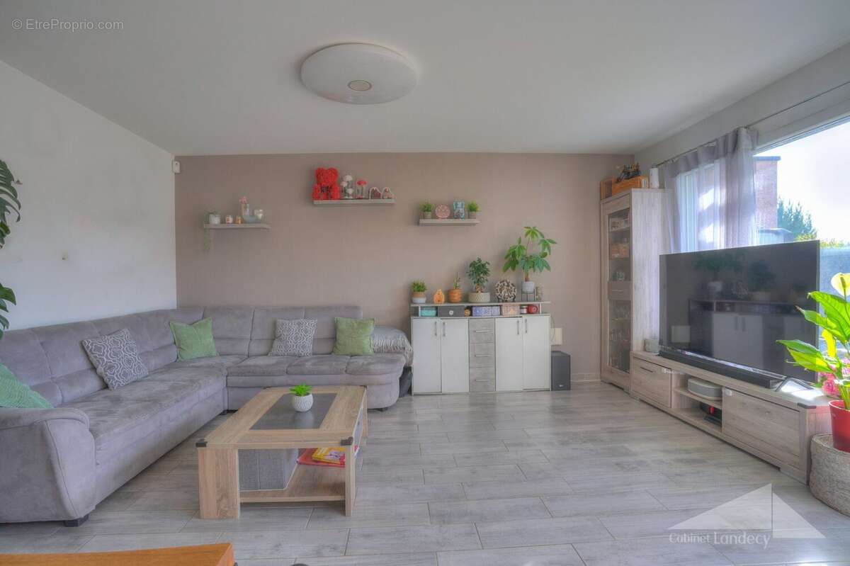 Maison à PREVESSIN-MOENS