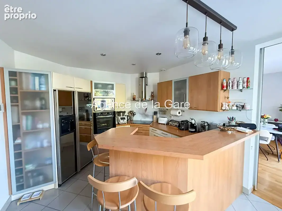 Chatou élégante maison familiale de 7 pièces avec jardin, terrasses et jacuzzi - photo 5