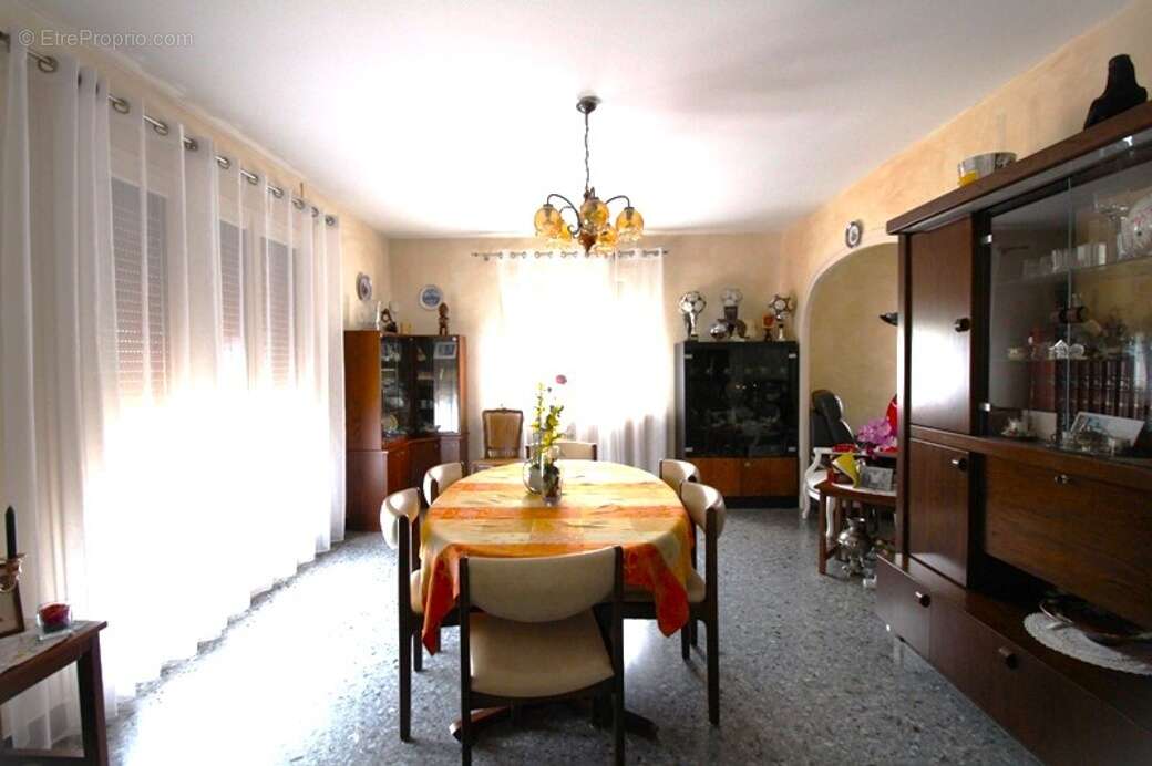 Maison à PONT-EVEQUE