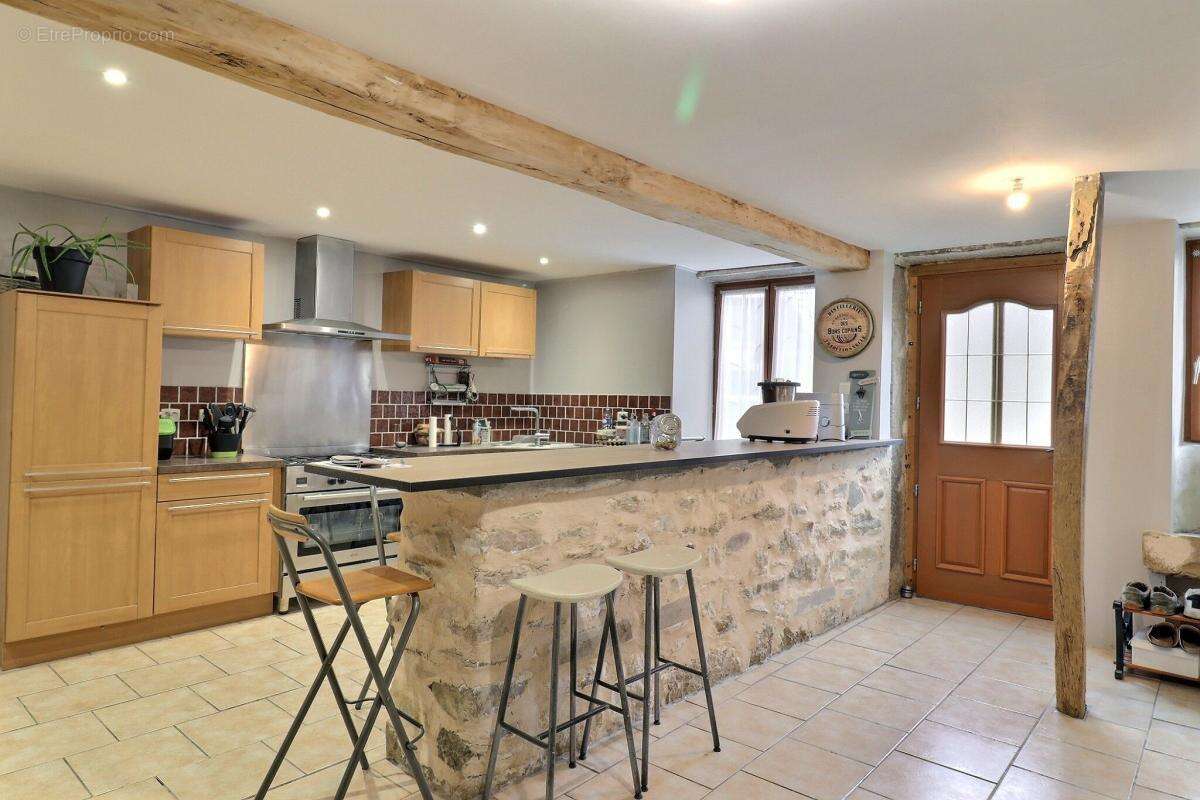 Maison à MORESTEL
