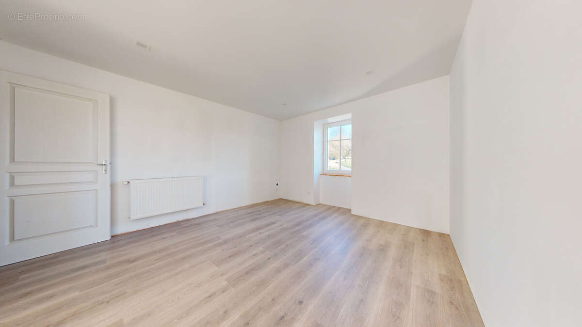 Maison à MONTMIREY-LE-CHATEAU