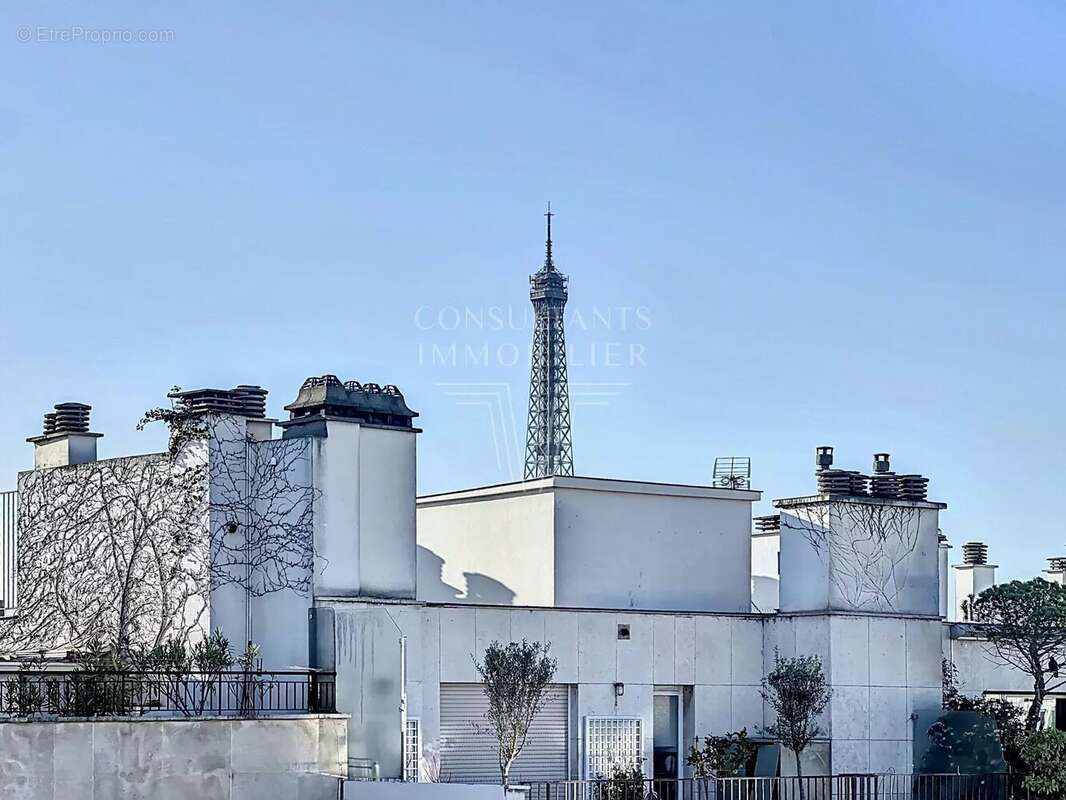 Appartement à PARIS-16E