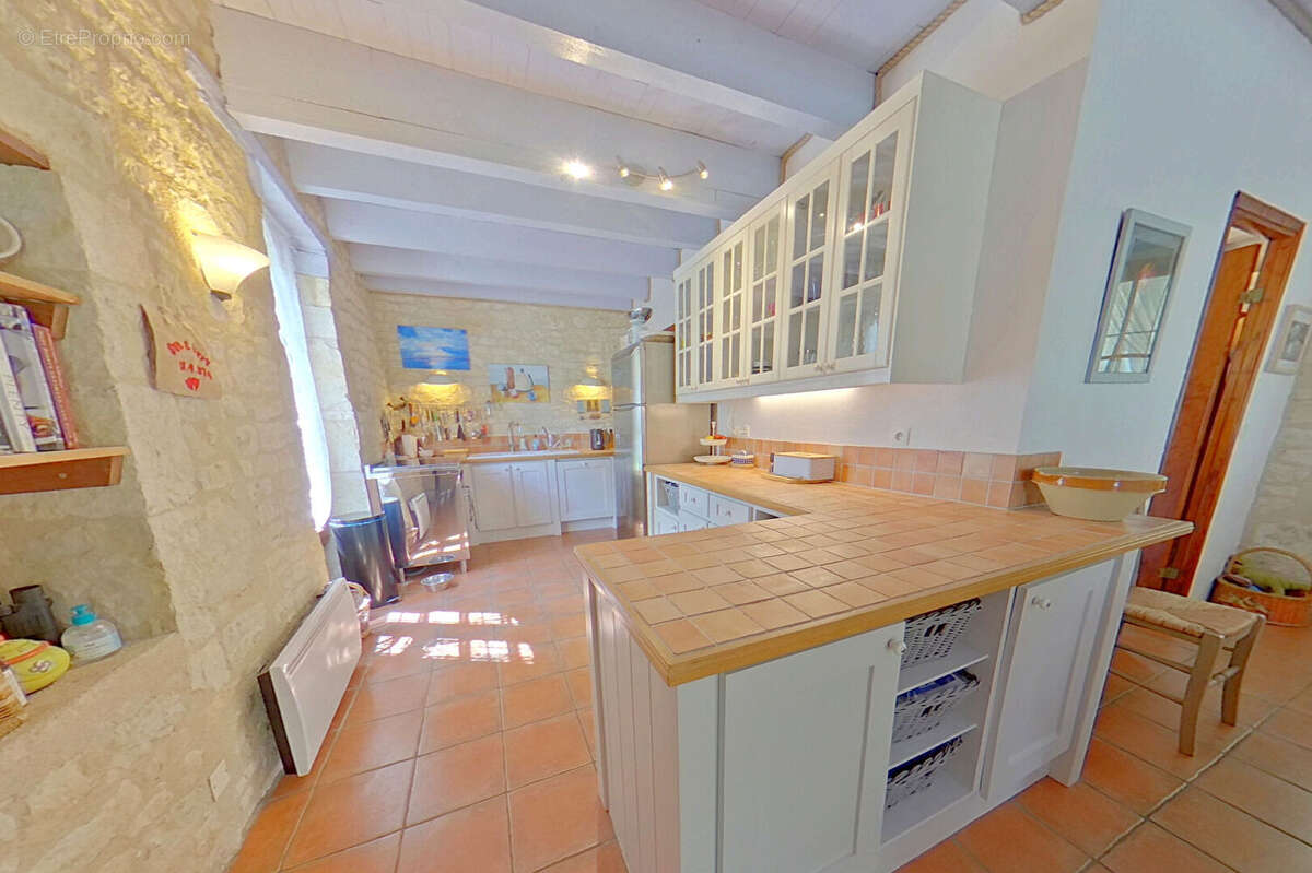 Maison à PUYLAROQUE